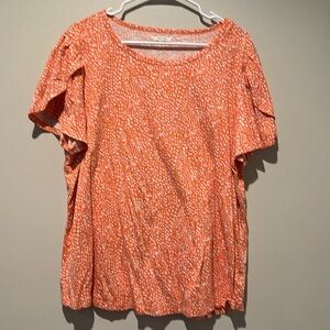 Peach t-shirt with tulip sleeves